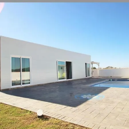 Casa De Construccion Moderna Con Piscina Privada Horská chata